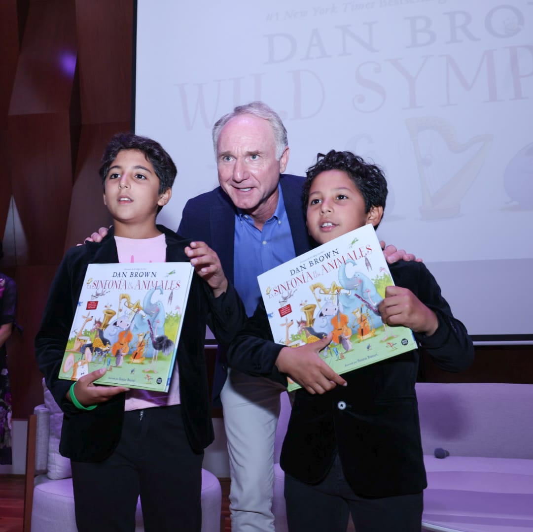 Dan Brown visits Panama with an initiative that integrates literature, music and art