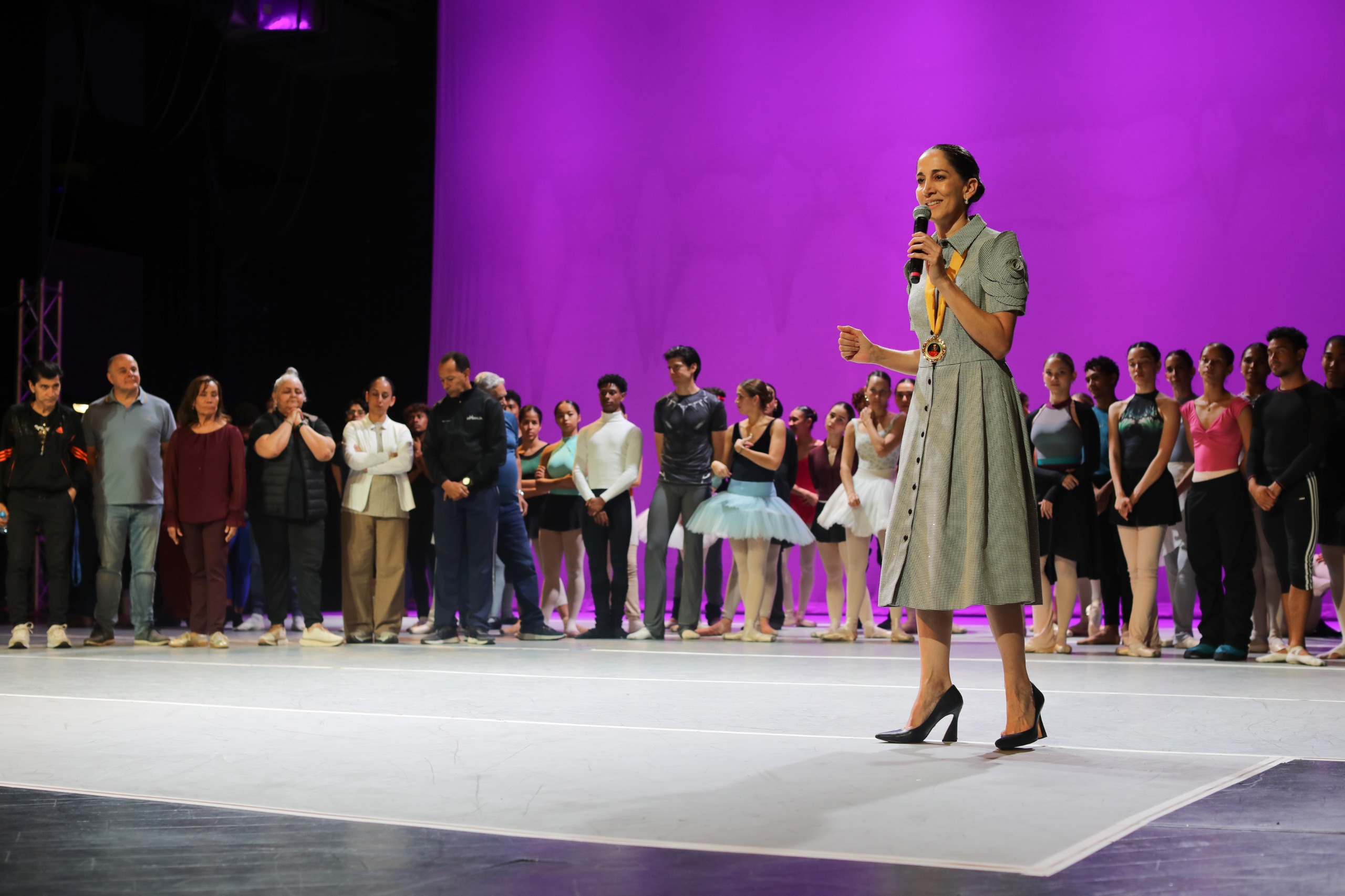 The National Ballet of Panama approaches public dance with open and talking essays
