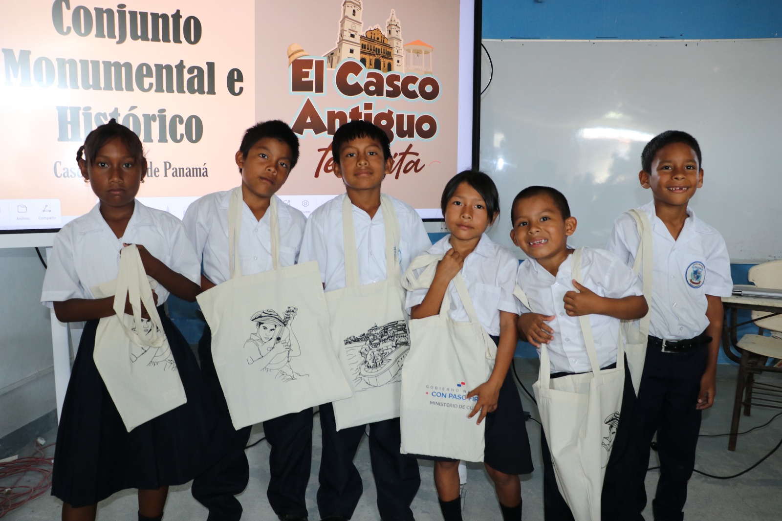 "Casco Antiguo Visits you" takes Panamanian heritage to Guna Yala