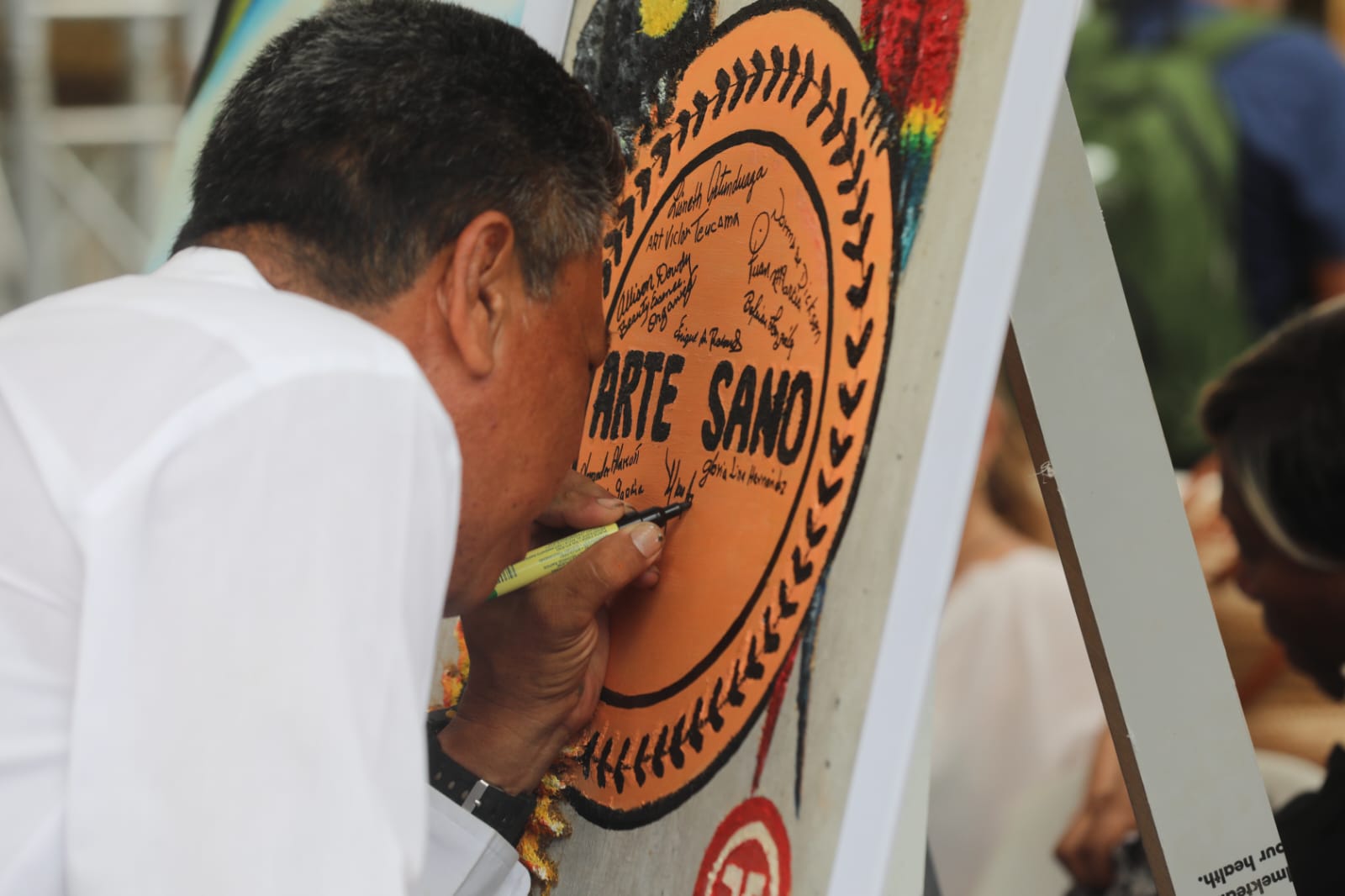 Panamanian craftsmen brought their workshops to Omar Park