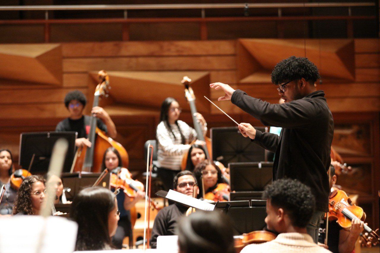 Panamanian Director represents the country in prestigious orchestral course in Caracas