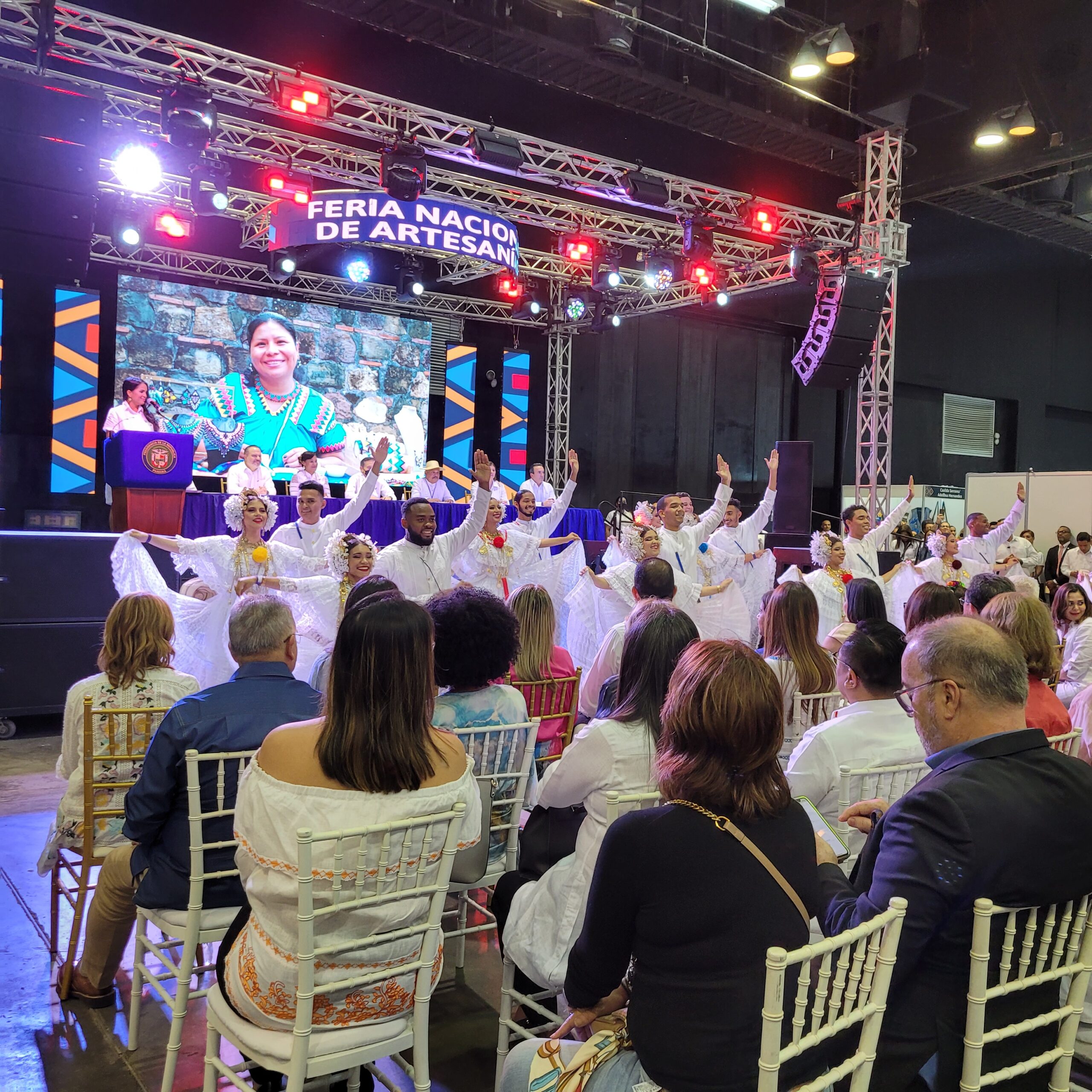 Closed call for folkloric groups for Panama's National Crafts Fair 2026