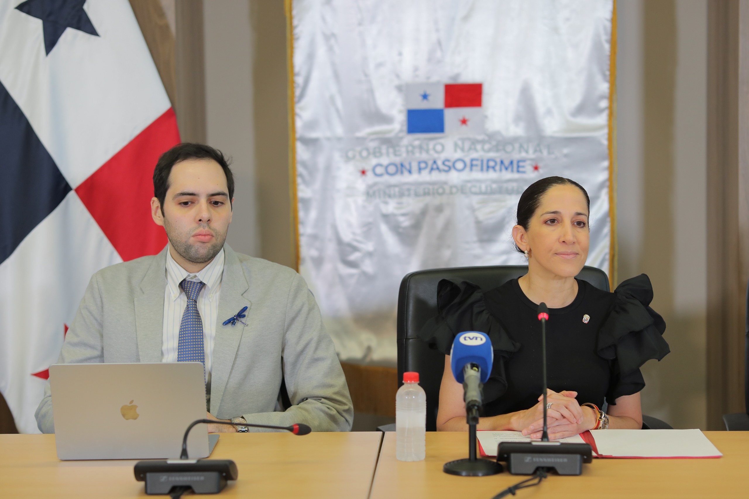 Ministry of Culture starts an ordered process of transition from the National Library to the institutional level of MiCultura