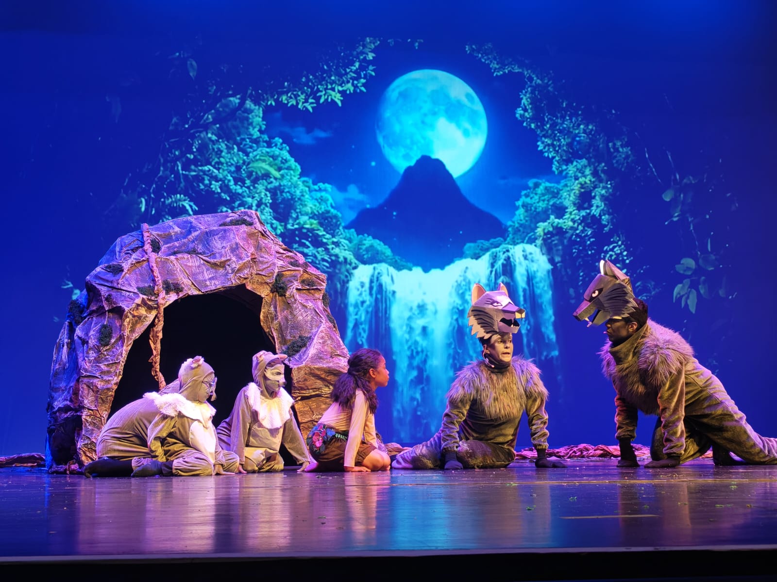 The National School of Theater presents the work "Adventures in the jungle" at the Teatro Beby Torrijos