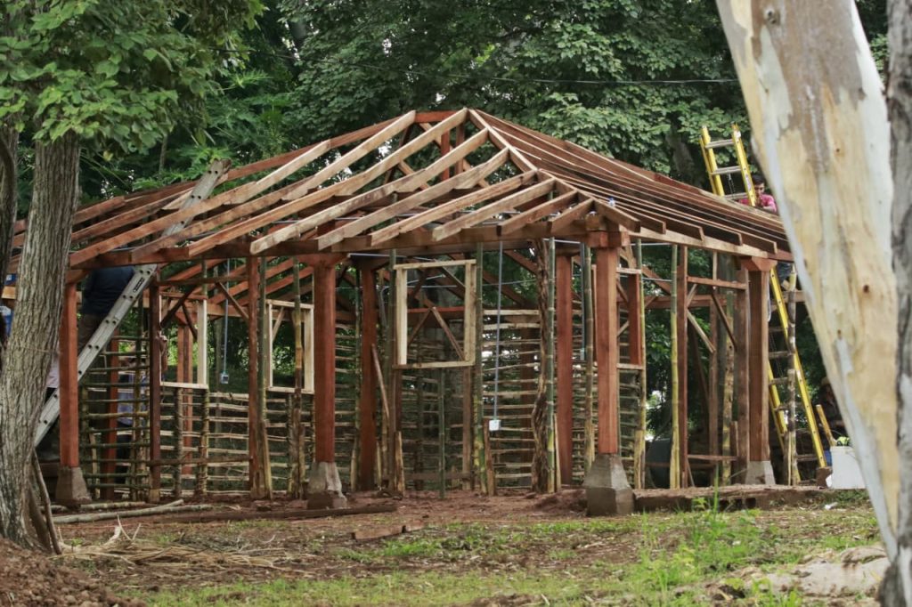 MiCultura impulsa y supervisa la restauración de las casas de quincha en El Pausílipo